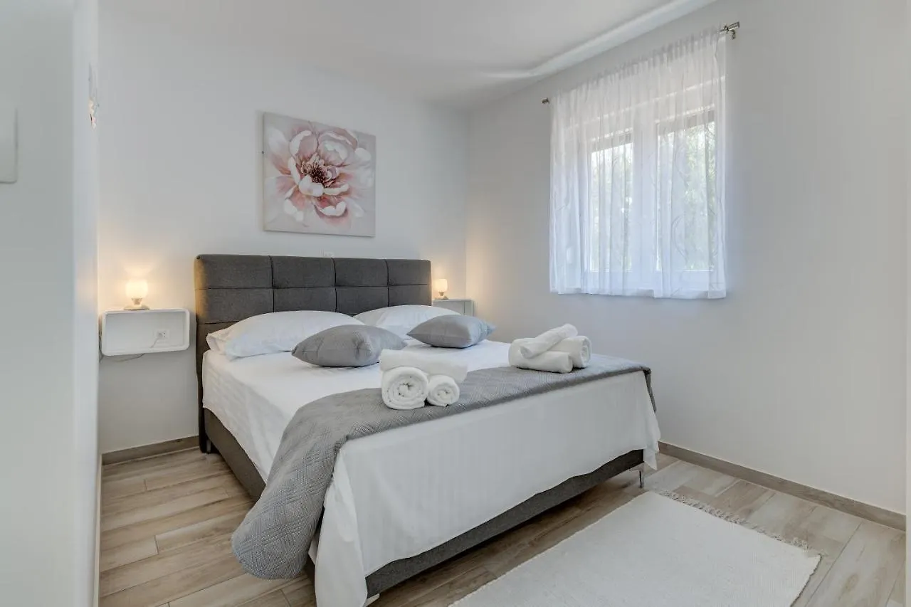 Deluxe Suites With Private Garden, Central Trogir Kroatien