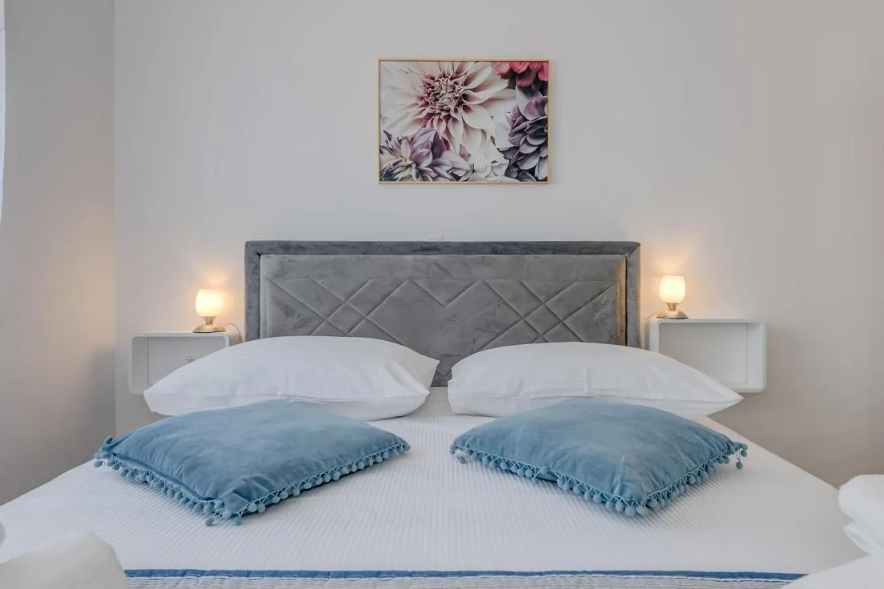 Deluxe Suites With Private Garden, Central Trogir Kroatien