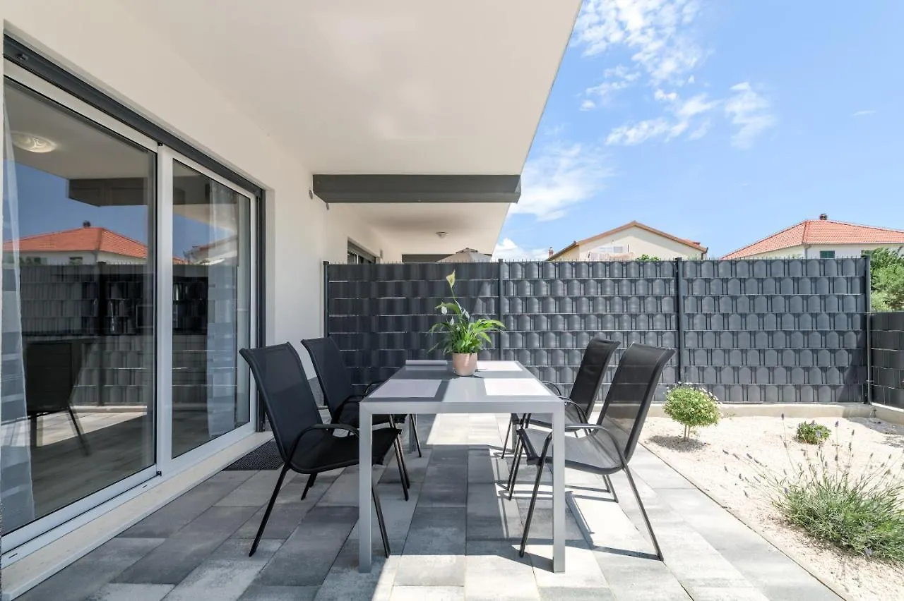 Deluxe Suites With Private Garden, Central Trogir Kroatien
